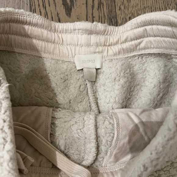 Skims Plush Pants - Picture 3 of 4